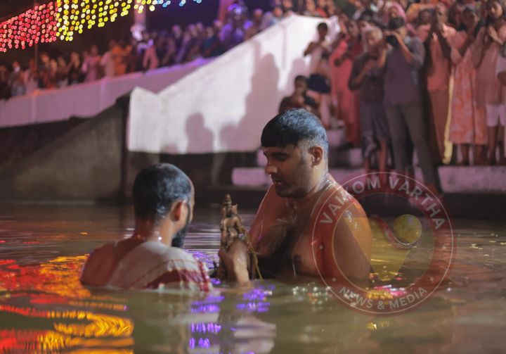 ഭക്തിയുടെ നിറവിൽ ഉദയനാപുരത്തപ്പൻ്റെ ആറാട്ട്