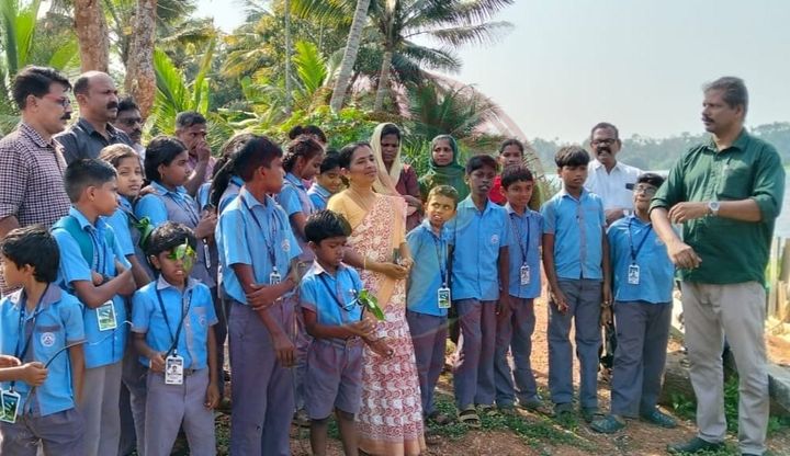 ആവാസ വ്യവസ്ഥയിൽ കണ്ടൽ ചെടികളുടെ പ്രാധാന്യം തിരിച്ചറിഞ്ഞ് വിദ്യാർത്ഥികൾ