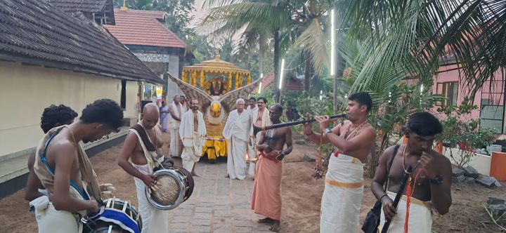 രഥമെഴുന്നള്ളിപ്പ് ഭക്തി സാന്ദ്രമായി