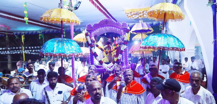 മെഴുകുതിരി ദീപങ്ങളുടെ ഭക്തി പ്രഭയില്‍ വിശുദ്ധ യൗസേപ്പിതാവിന്റെ തിരുസ്വരൂപം എഴുന്നളളിച്ചു