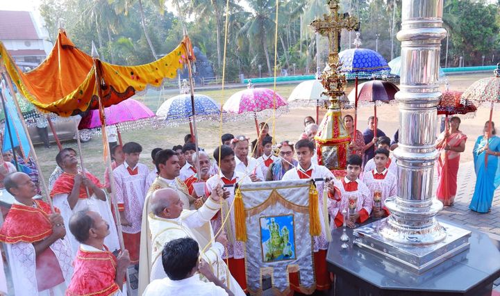 വല്ലകം സെന്റ് മേരീസ് പള്ളിയില്‍ പരിശുദ്ധ കന്യകാമറിയത്തിന്റെ തിരുനാള്‍ കൊടിയേറി