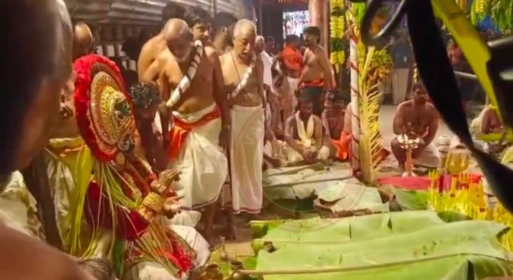 ഭക്തിസാന്ദ്രമായി വടക്കു പുറത്ത് ദേശഗുരുതി