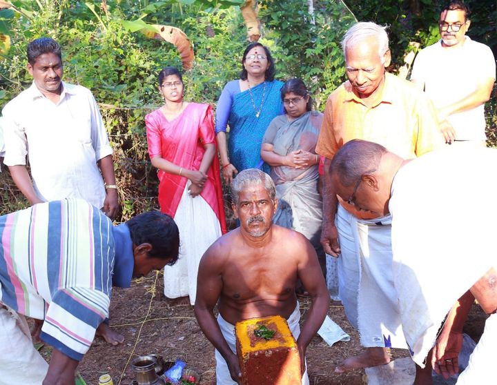 സുമനസ്സുകളുടെ കാരുണ്യത്തില്‍ ഹരിഹരന്‍ ആചാരിക്ക് തലചായ്ക്കാന്‍ സ്വന്തമായി വീട് ഒരുങ്ങുന്നു