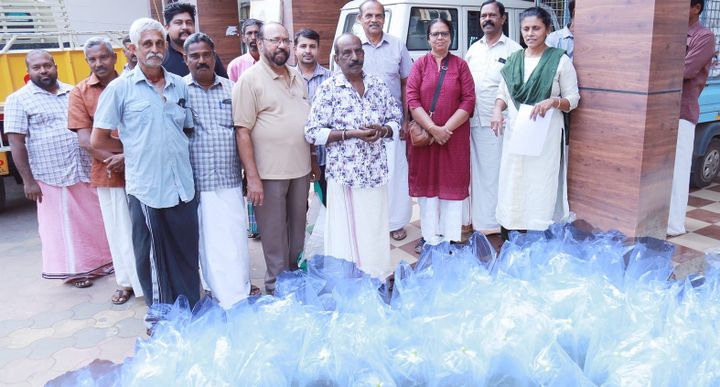 ഫിഷറീസ് വകുപ്പ് മത്സ്യകര്‍ഷകര്‍ക്ക് മത്സ്യകുഞ്ഞുങ്ങളെ വിതരണം ചെയ്തു