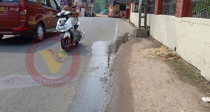 കുടിവെള്ളം കിട്ടാക്കനി ആവുമ്പോൾ ജലഅതോറിറ്റിയുടെ പൈപ്പ് പൊട്ടി വെള്ളം പാഴാകുന്നു