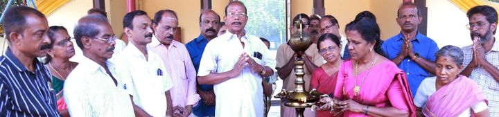 കാളിയമ്മനട ഭദ്രകാളി ദേവീ ക്ഷേത്രത്തിലെ ഉത്സവം: ദീപ പ്രകാശനം നടത്തി