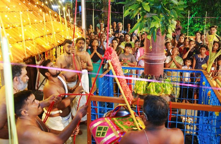 ഇണ്ടംതുരുത്തില്‍ കാര്‍ത്ത്യായനി ദേവീക്ഷേത്രത്തില്‍ ഉത്സവം കൊടിയേറി