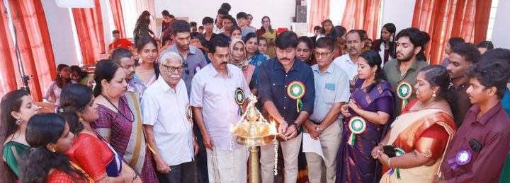 വിദ്യാര്‍ത്ഥികള്‍ കാലത്തിനൊത്ത വിദ്യാഭാസ രീതി സ്വായത്തമാക്കണം