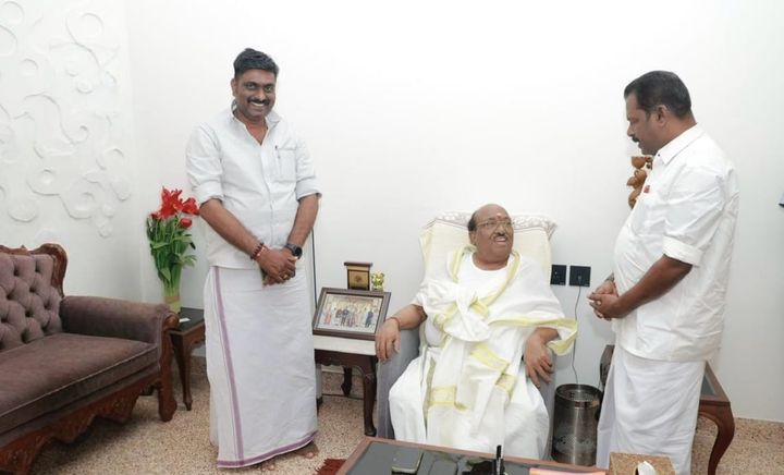 കെ.അജിത്ത് വെള്ളാപ്പള്ളി നടേശനെ സന്ദർശിച്ചു