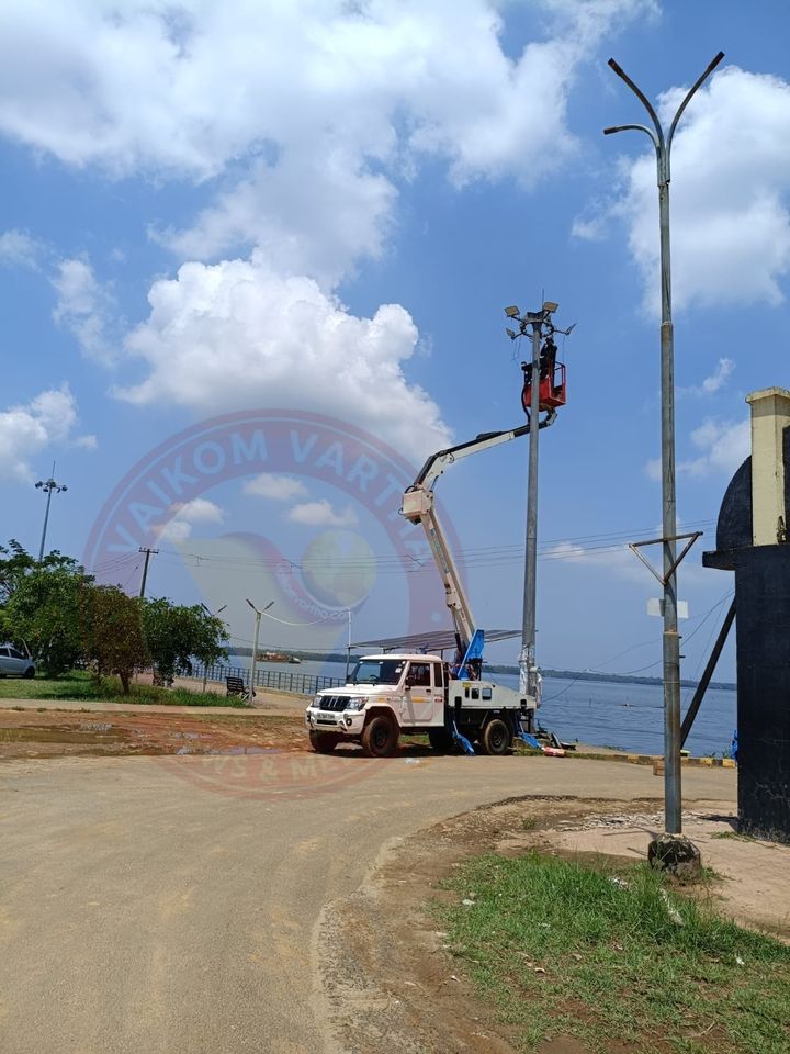 വൈക്കം ബീച്ച് വികസനത്തിലേക്ക്, ആദ്യഘട്ടമായി വിളക്കുകൾ തെളിയുന്നു