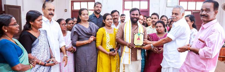 യുവപ്രതിഭ പുരസ്‌കാര ജേതാവ് രാഹുൽ ബാബുവിനെ വൈക്കം നഗരസഭ ആദരിച്ചു