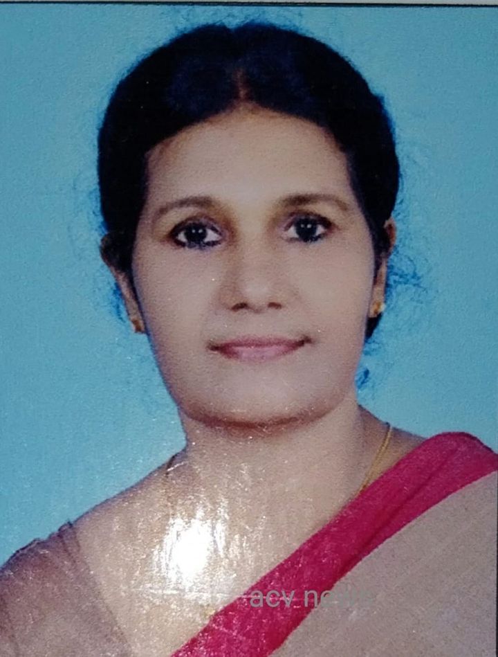 മൂവാറ്റുപുഴ പേഴയ്ക്കാപ്പള്ളിയില്‍ വാഹനാപകടം: വീട്ടമ്മ മരിച്ചു