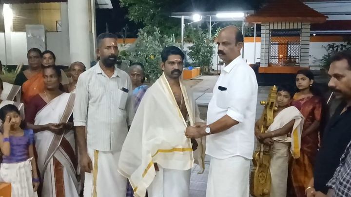 കളമെഴുത്തും പാട്ടും വടക്കുപുറത്ത് വലിയ ഗുരുതിയും