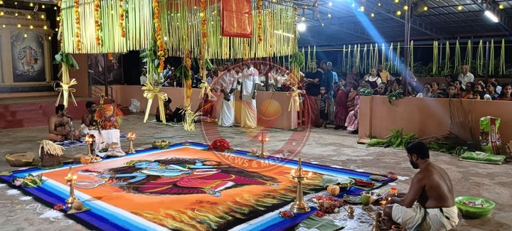 മത്താനം ദേവീക്ഷേത്രത്തിൽ കളമെഴുത്തുപാട്ടും വലിയ ഗുരുതിയും