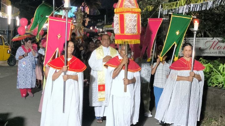 പ്രദക്ഷിണം ഭക്തി സാന്ദ്രമായി