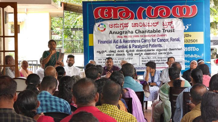 ആശ്രയയിൽ 76-മത് ഡയാലിസിസ് കിറ്റ് വിതരണവും ചികിത്സാ ധനസഹായവും നൽകി