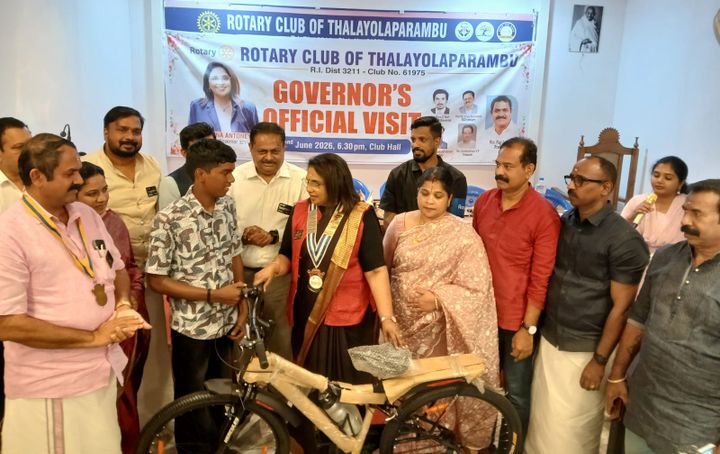 വിദ്യാർത്ഥികൾക്ക് റോട്ടറി ക്ലബ് സൈക്കിൾ വിതരണം ചെയ്തു
