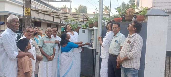 ഹൈമാസ്റ്റ് ലൈറ്റുകൾ ഉദ്ഘാടനം ചെയ്തു