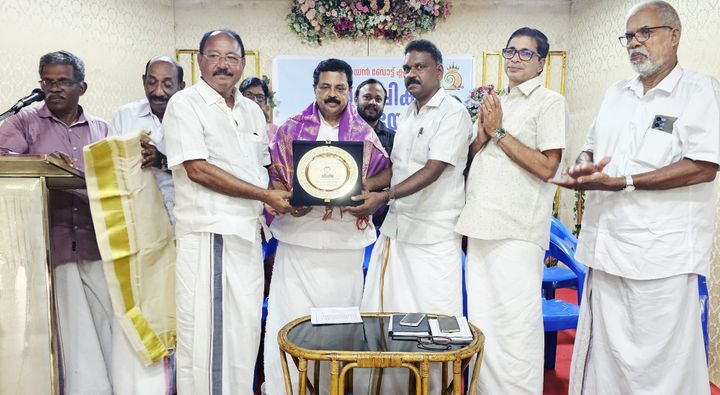 എസ്.ഡി. സുരേഷ് ബാബുവിന് സ്വീകരണം നൽകി