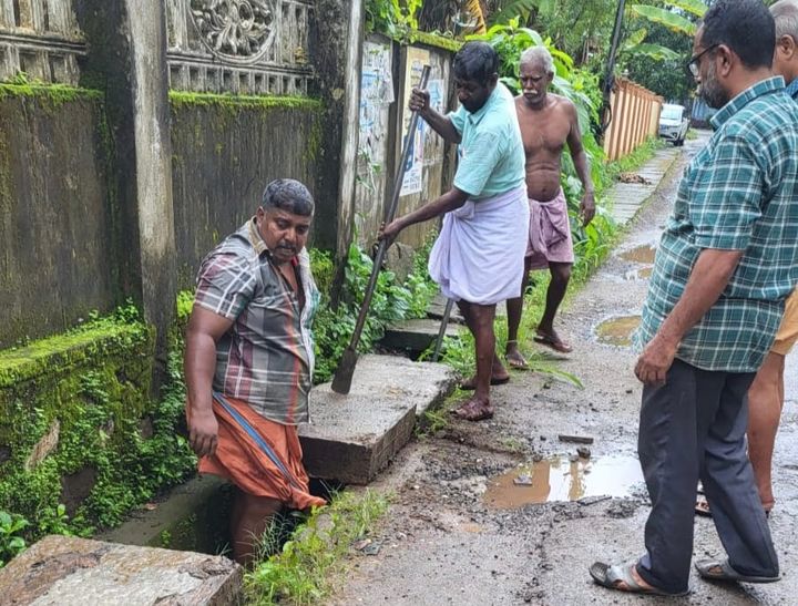 ഓടക്ക് കൗൺസിലർ സ്ലാബിട്ടു; അപകടക്കെണി ഒഴിവായി