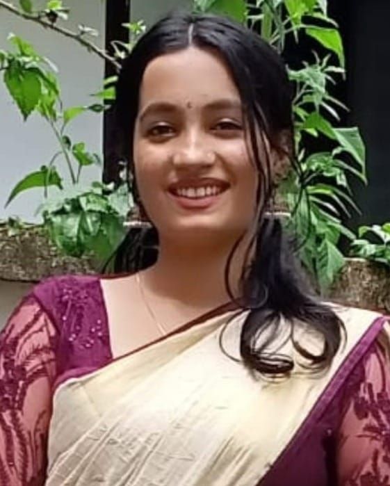 വാഹനാപകടത്തിൽ വൈക്കം സ്വദേശിയായ യുവതി മരിച്ചു
