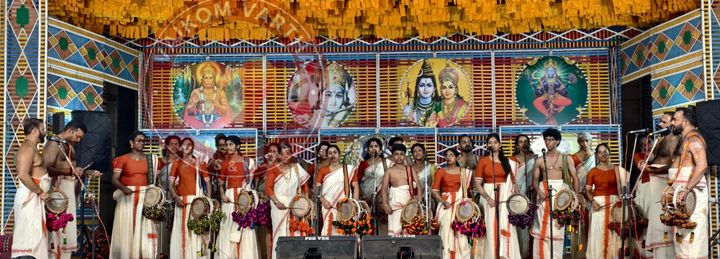 നാദശരീരന് നൈവേദ്യമായി നാദ താളങ്ങൾ: വൈക്കത്തപ്പന് മുന്നിൽ  സംഗീതാർച്ചന നടത്തി ബഹറിൻ വാദ്യകലാസംഘം