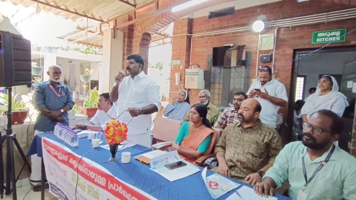 വൈക്കം ഗവൺമെന്റ് ആയൂർവേദ ആശുപത്രിയിൽ നിത്യസഹായകൻ ട്രസ്റ്റ് ഉച്ചഭക്ഷണ വിതരണം ആരംഭിച്ചു