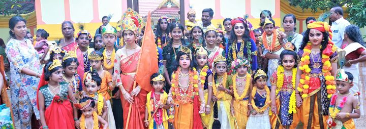 തെക്കേനട കാളിയമ്മനട ക്ഷേത്രത്തിൽ നിന്ന് ശോഭായാത്ര പുറപ്പെട്ടു