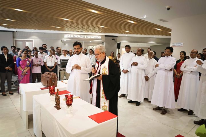 മാർ സ്ലീവാ കാൻസർ കെയർ ആൻഡ് റിസർച്ച് സെന്ററിൽ ബോൺമാരോ ട്രാൻസ്പ്ലാന്റ് യൂണിറ്റിന്റെ ആശീർവാദം നടത്തി