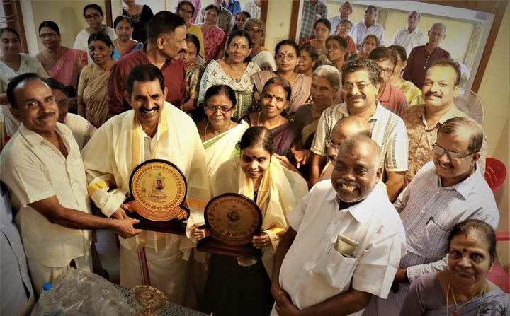 വൈക്കം വിജയലക്ഷ്മിയേയും പി.ജി.എം. നായരേയും ആദരിച്ചു