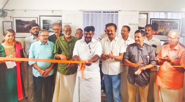 'നാലുകെട്ടും നിളയും' ഫോട്ടോഗ്രാഫി പ്രദർശനം കെ. ബിനിമോൻ എം.എൽ.എ ഉദ്ഘാടനം ചെയ്തു