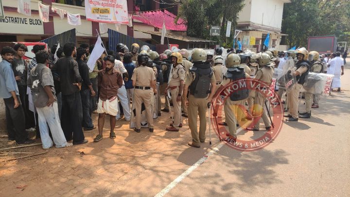 തലയോലപ്പറമ്പ് ഡി.ബി. കോളേജിൽ കെ.എസ്. യു, എസ്.എഫ്.ഐ സംഘർഷം: എസ്.ഐക്ക് ഉൾപ്പെടെ പരിക്ക്
