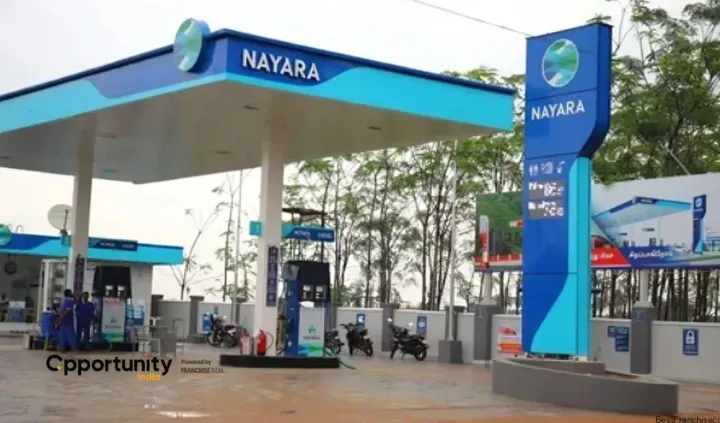 കുതിച്ചുയർന്ന് ഇന്ധനവില: നയാര പമ്പുകളിൽ പെട്രോളിന് 5 രൂപയും ഡീസലിന് 3 രൂപയും കൂട്ടി