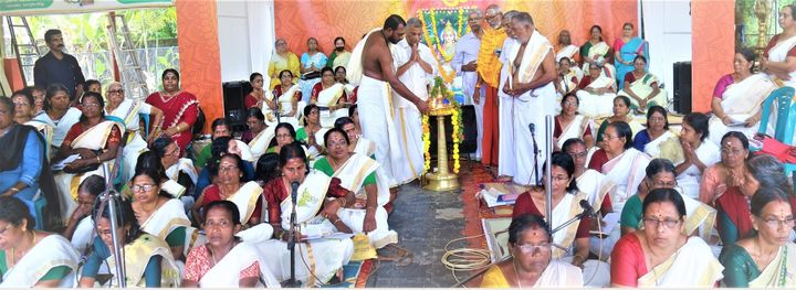ആഞ്ജനേയമഠത്തിൽ നൂറ്റിയൊന്ന് വനിതകള്‍ പങ്കെടുത്ഥ ലളിതാ സഹസ്രനാമജപം