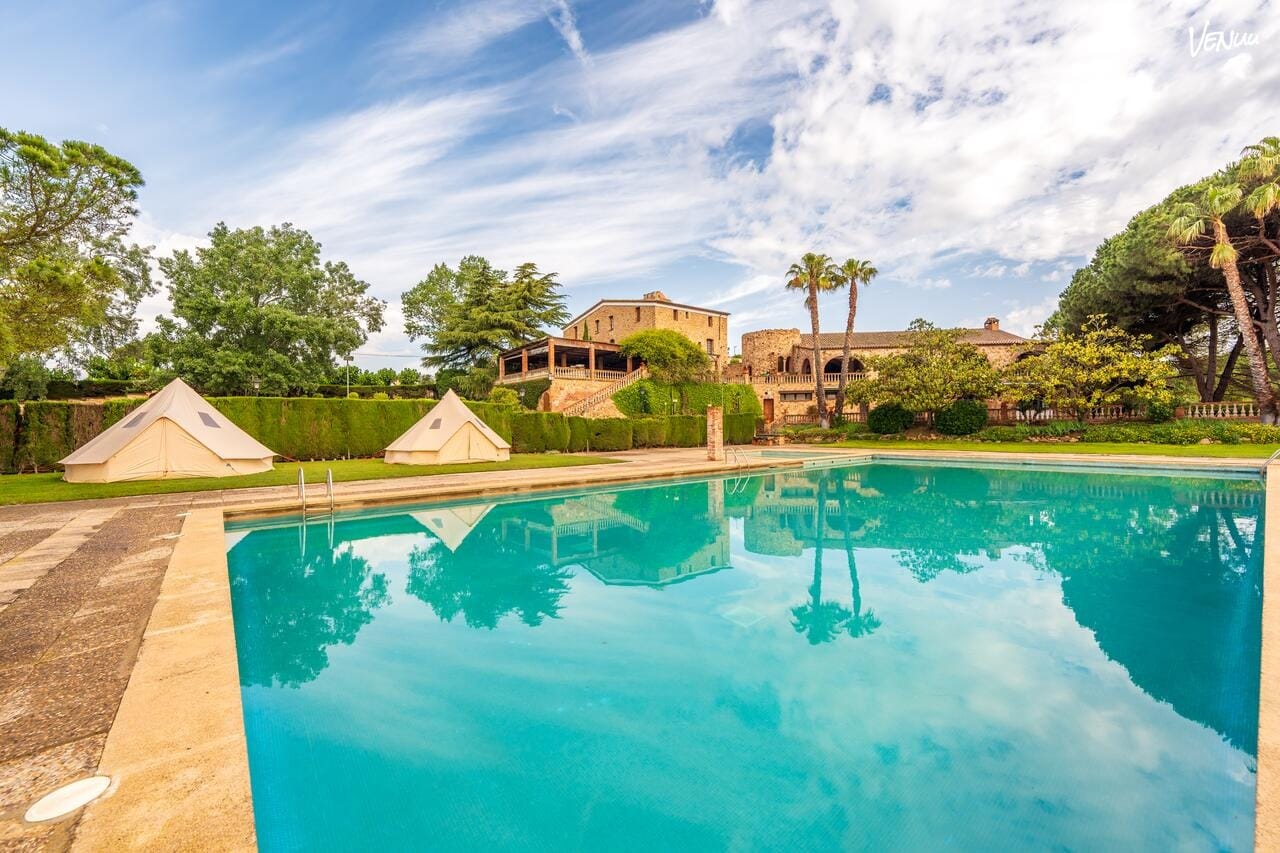 Can Tarranc – La Piscina: Casa con piscina y terraza privada, perfecta para fiestas con amigos, celebraciones y eventos exclusivos en Barcelona. 