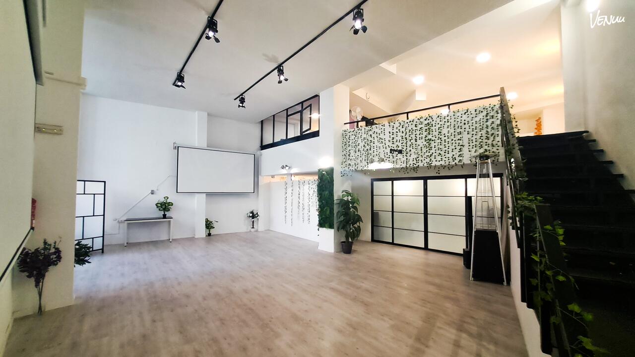 Espacio Endor: Lugar con encanto en Madrid, rodeado de vegetación y un ambiente acogedor, ideal para eventos empresariales y reuniones relajadas. 