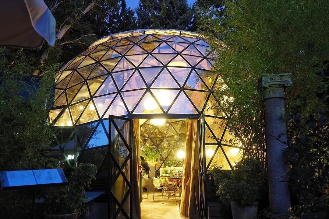 Espacio La Moraleja: Lugar exclusivo con diseño sofisticado, ideal para eventos privados, reuniones de empresa y fiestas con un toque de glamour en Madrid.