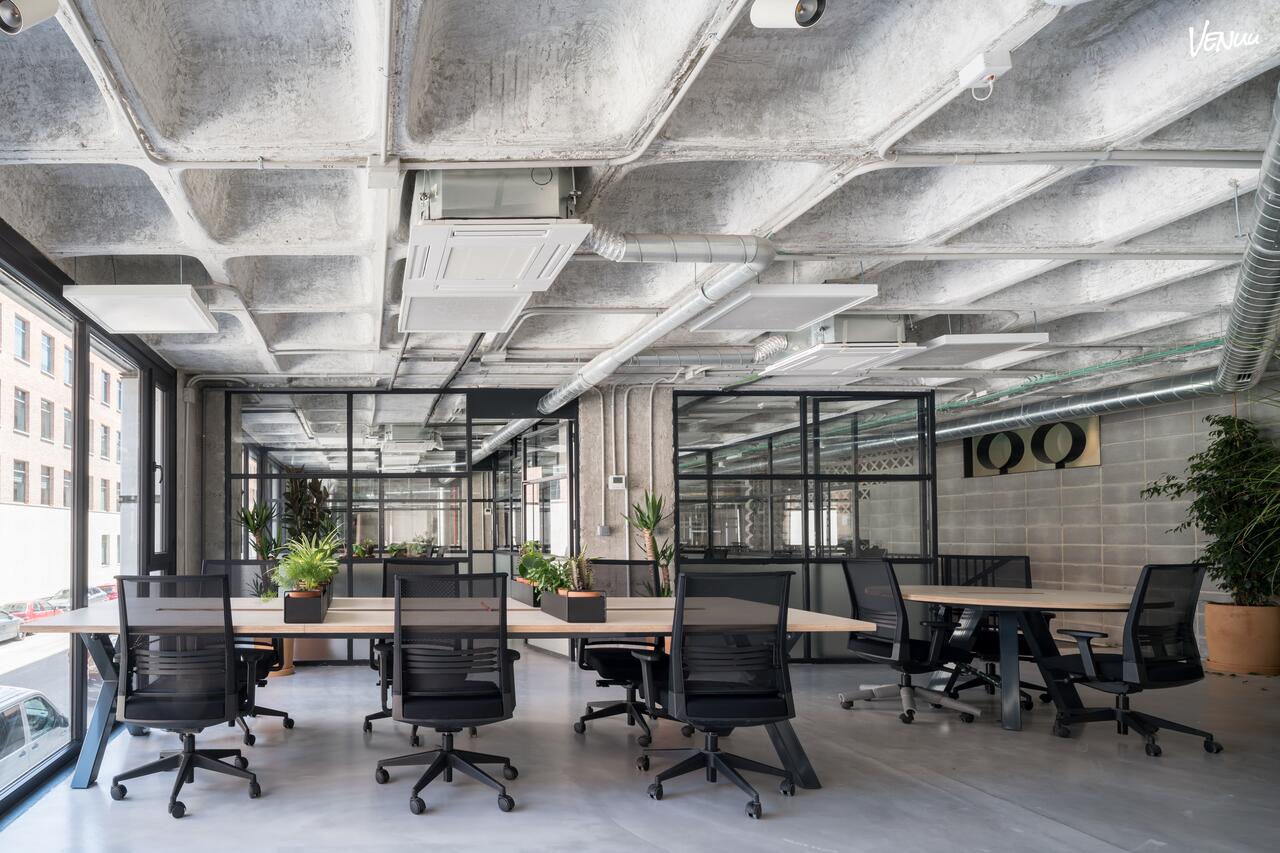 Área Events, un espacio en Madrid ideal para eventos corporativos con un diseño adaptable y moderno.