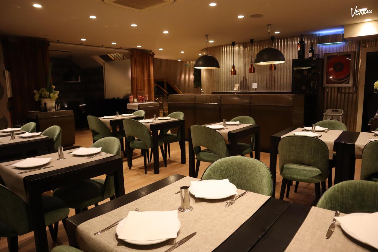 Bilbao Berria - La Barra, restaurante en Barcelona con pintxos espectaculares, perfecto para grupos que quieren probar de todo sin complicarse.