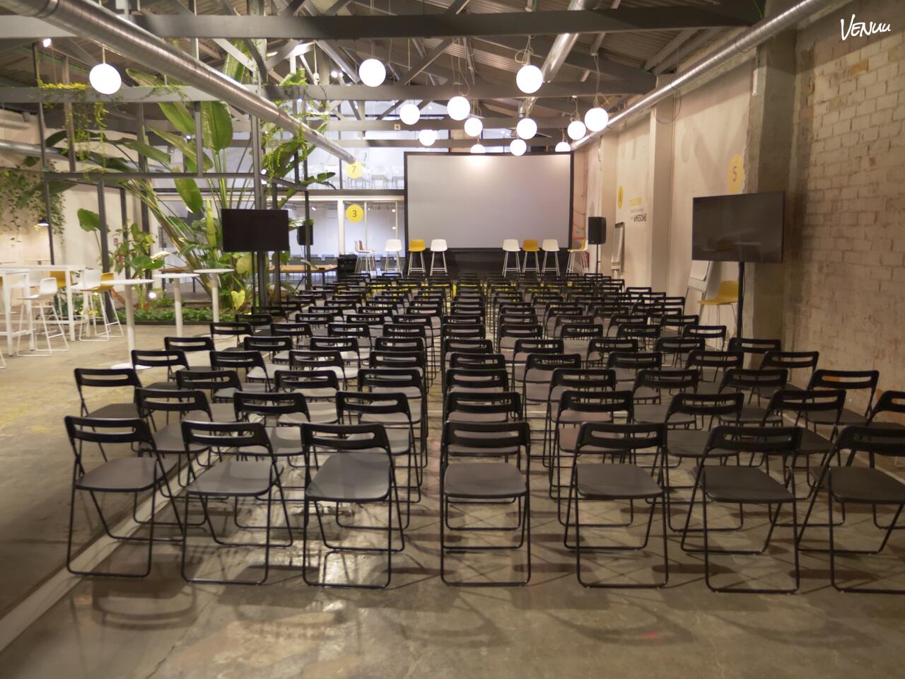 Cahoot Venue, un espacio en Barcelona ideal para eventos corporativos exclusivos y elegantes.