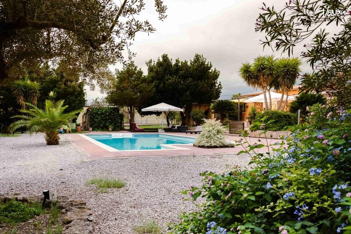  Casa Rincón - El Paraíso Escondido, una casa rural en Valencia perfecta para fiestas inolvidables.