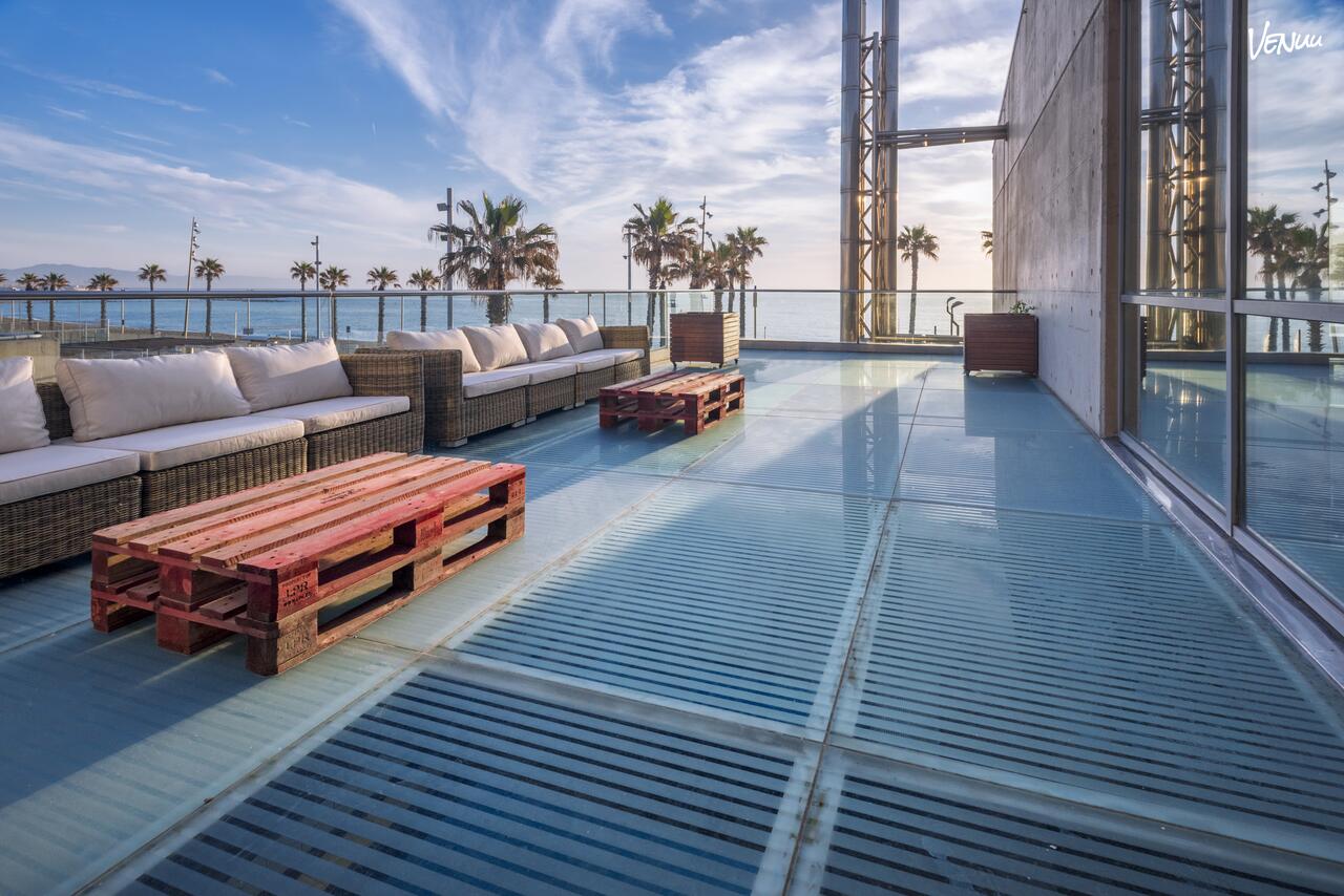  Sala Nova Escullera, terraza elegante con vista marina perfecta para eventos classy y cool.