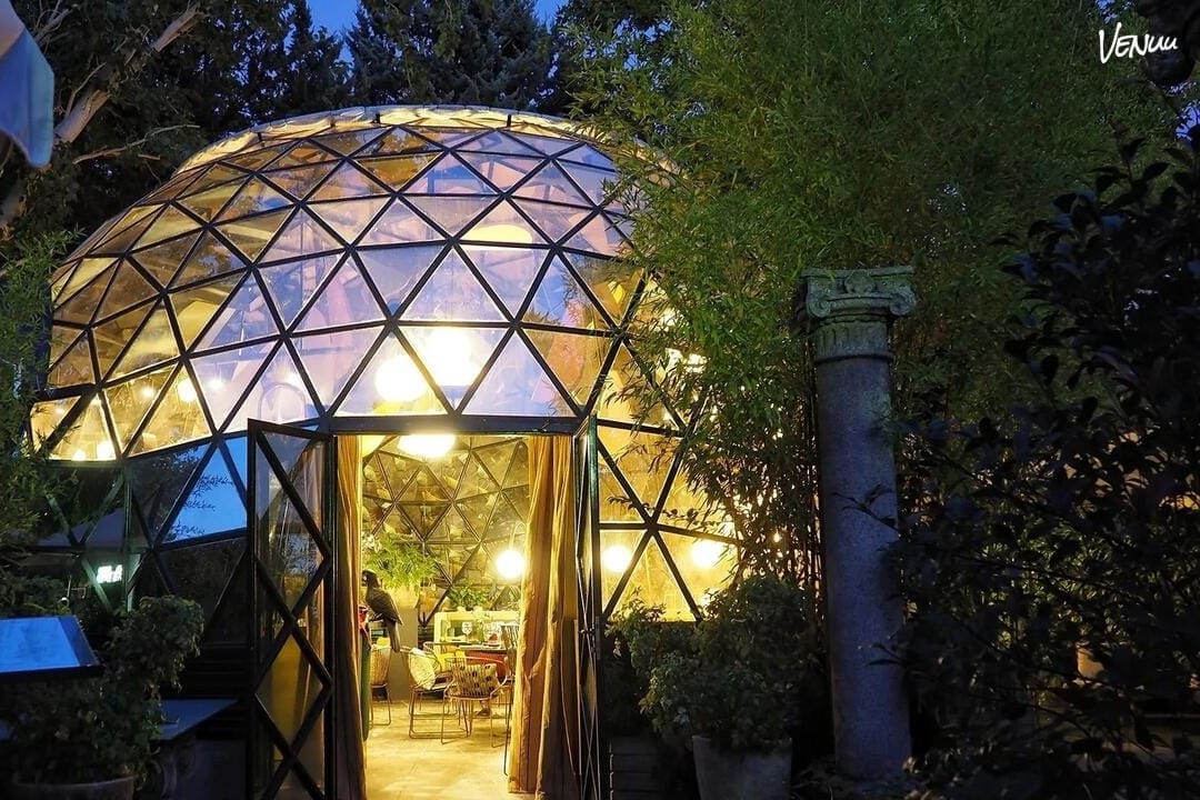 Espacio La Moraleja - La Cúpula Jardín, un restaurante con jardín en Madrid donde las comuniones se celebran con distinción.