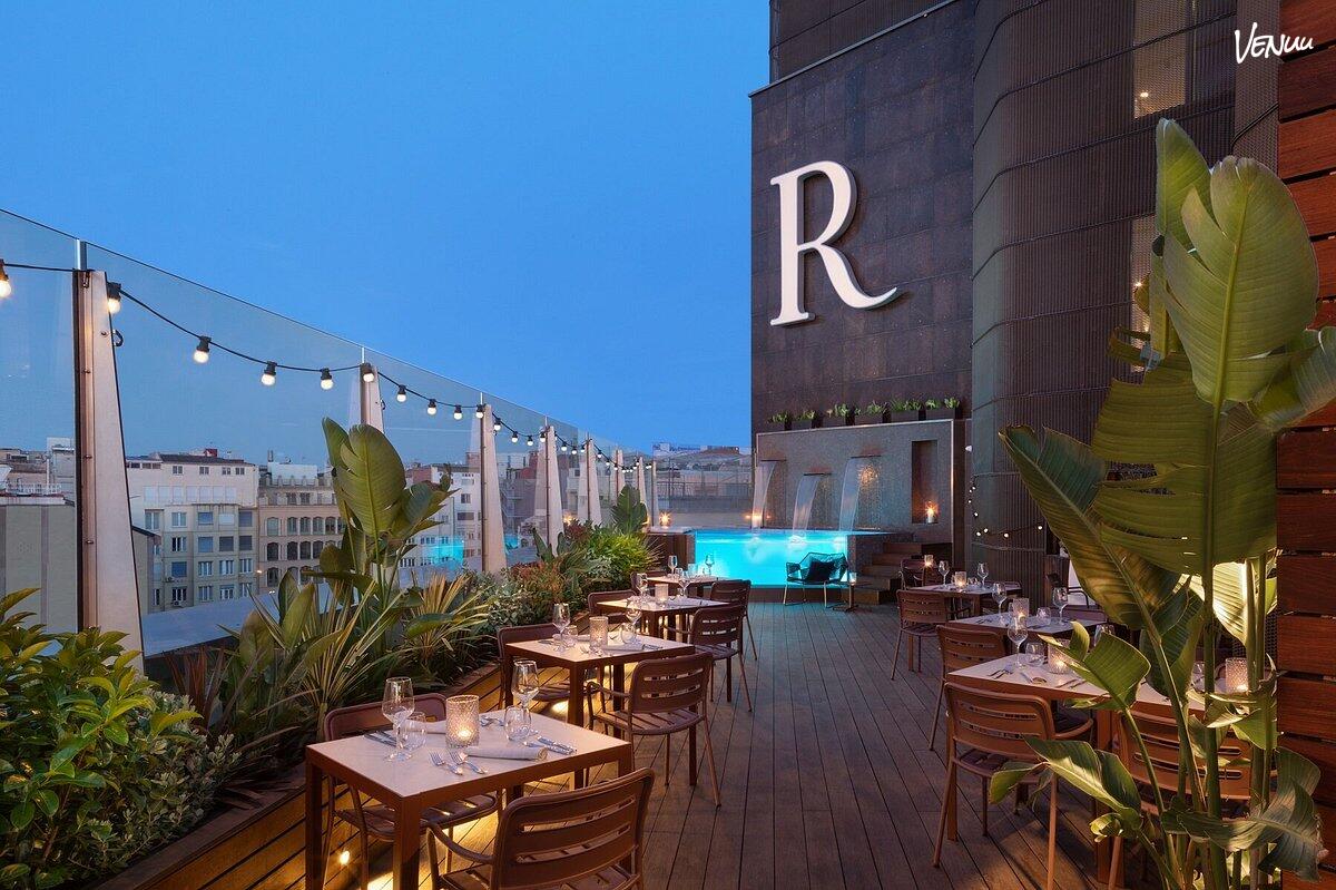 Exclusivo rooftop en el Eixample, terraza premium para eventos privados con glamour.