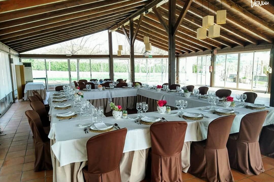 Finca elegante con salón y jardín para comuniones con estilo, espacio y flow familiar.