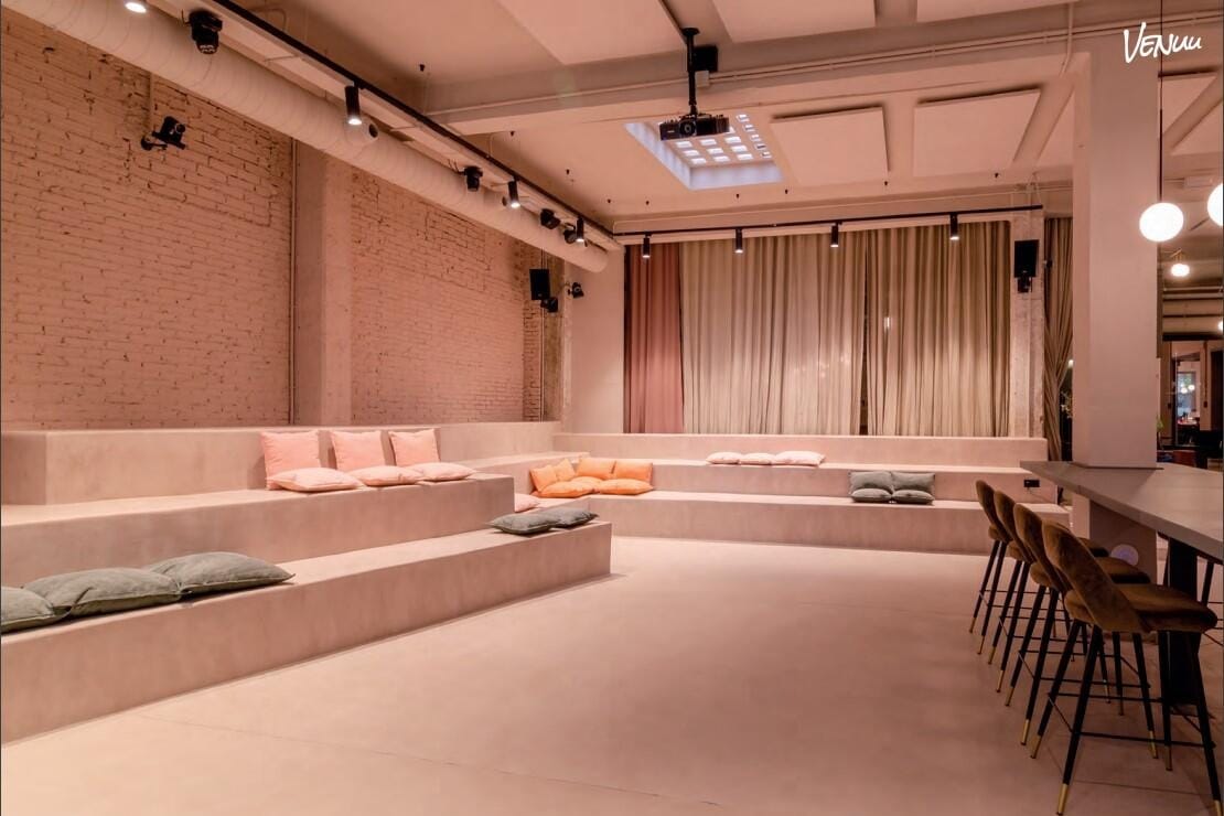 Fizz Hub, un espacio en Valencia donde los eventos empresariales se sienten productivos y modernos.