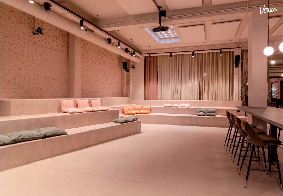 Fizz Hub, el local en Valencia donde la fiesta nunca pierde la chispa.