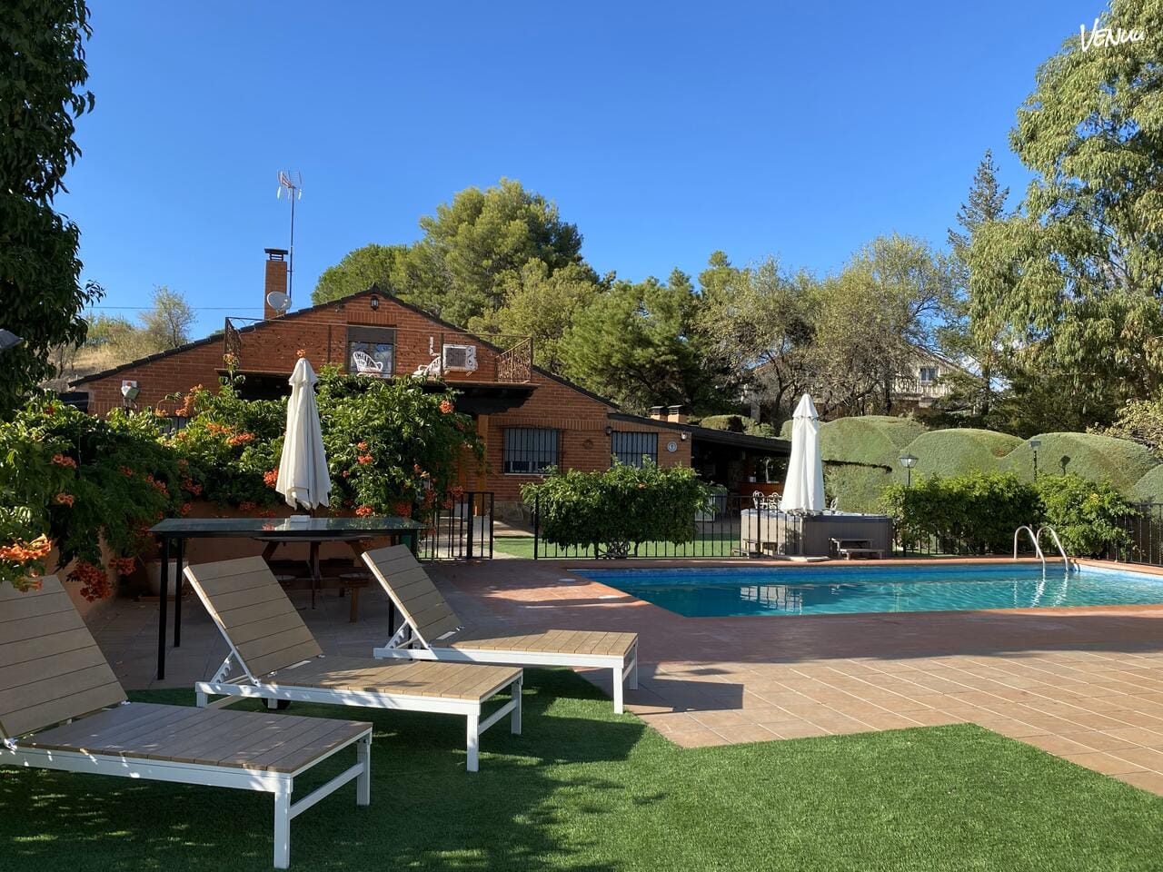  Fuente Cardeña - Casa 1, una finca en la sierra de Madrid perfecta para fiestas y eventos sin interrupciones.