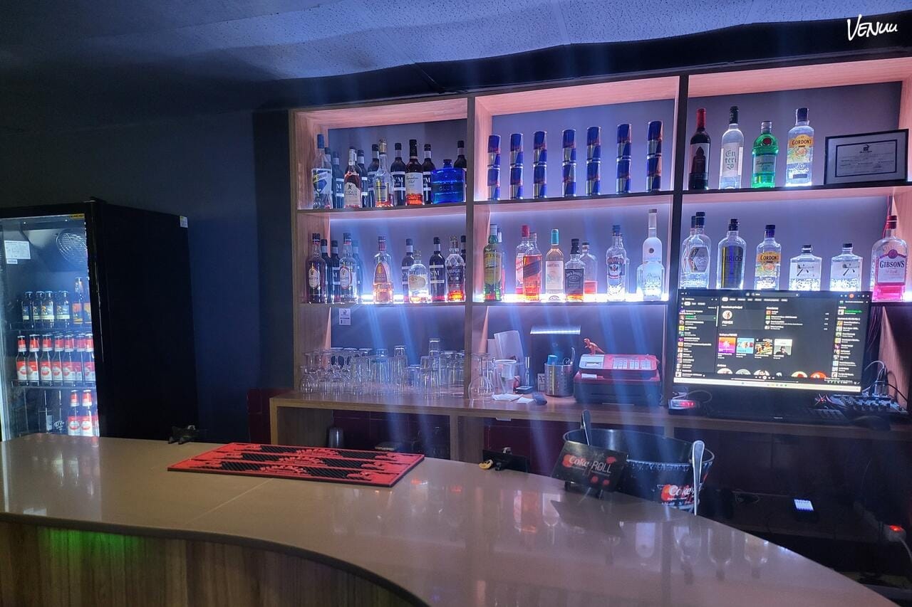 GONG Valencia, una sala de fiestas elegante y misteriosa ideal para celebraciones privadas con mucho estilo.