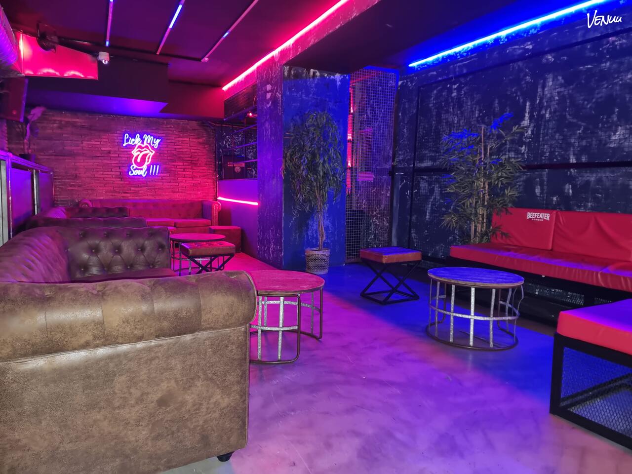 Espacio industrial enorme para fiestas grandes, conciertos y eventos sin censura.